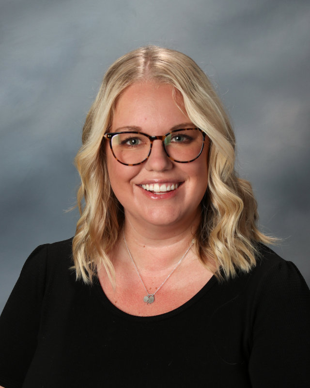 Ms. Brittney Cairns joins the SRA staff as the new 10th grade English teacher and journalism adviser. She has been teaching for nine years and joined SRA after her family moved to Menifee from San Diego earlier in the year.
