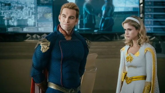 Homelander stands menacingly after confronting a terrified Starlight for her connection with The Boys. Screencap from Season 1, Episode 7 around 16 minutes in.